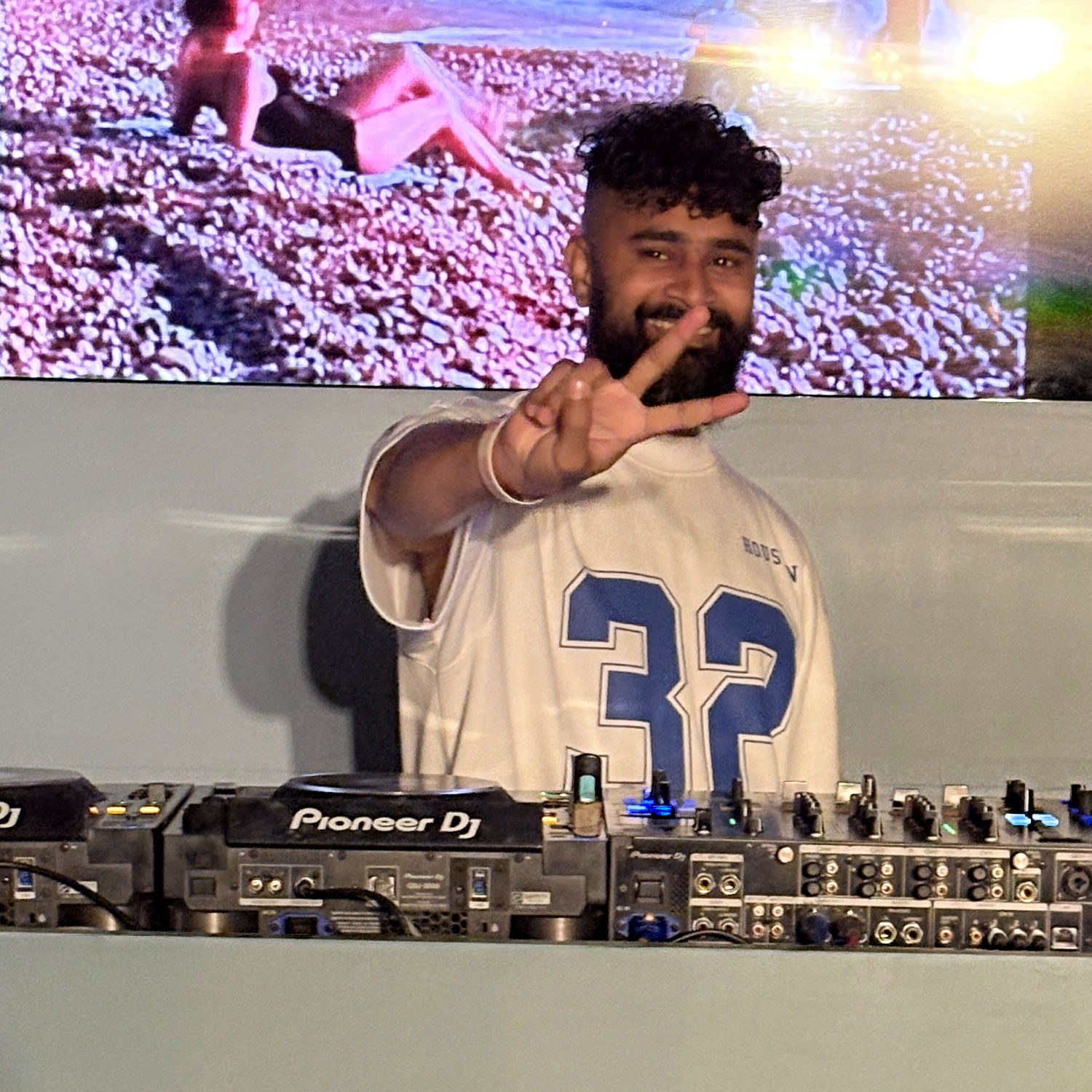 DJ-LEAGUE.NET | DJ Beat Dropper